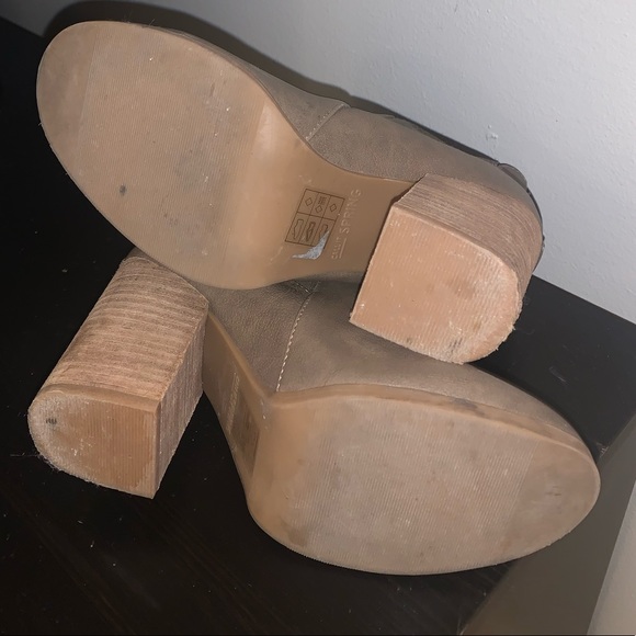 COPY - Block Heel Booties - Picture 5 of 5